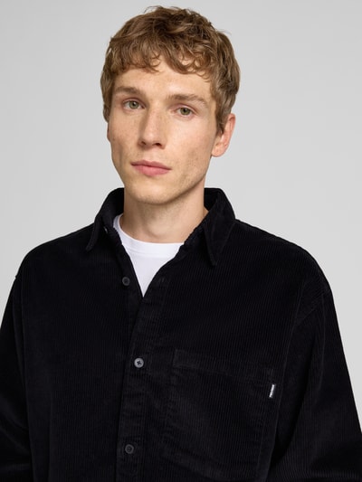 REVIEW Koszula sztruksowa o kroju regular fit z detalem z logo Czarny 3