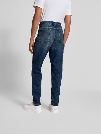 Closed Tapered Fit Jeans mit Logo-Patch Blau 5