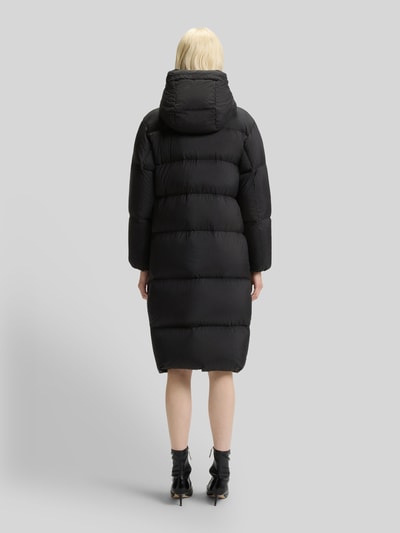 HUGO Płaszcz puchowy o kroju regular fit z kapturem model ‘FINI-3’ Czarny 5