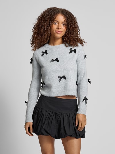 Only Regular Fit Strickpullover mit Schleifendetails Modell 'NOELLE' Hellgrau Melange 4