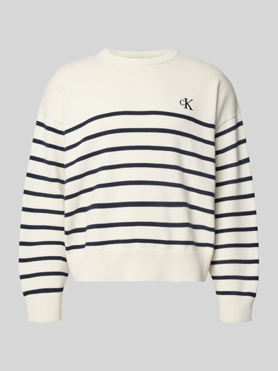 Produktfoto, Regular Fit Strickpullover aus reiner Baumwolle von Calvin Klein Jeans in gebreide look met gestreept patroon, logo-stitching op de borst, ronde hals, geribde mouwboorden en rompzoom, puur katoen.