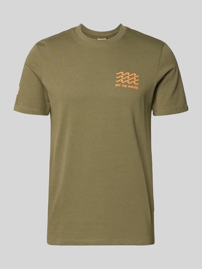 Produktfoto, Herren T-Shirt mit Rundhalsausschnitt und Motiv-Print Modell 'SUN ISLAND' von Blend, Reine Baumwolle, Regular-Fit, olivgrün, Rückenlänge bei Größe M 71 cm, strukturierte glatte Oberfläche