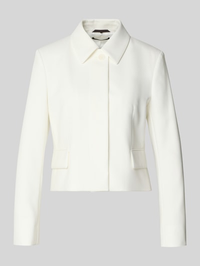 Produktfoto, Blazer mit Pattentaschen und Knopfleiste von Windsor in Weiß, Taillierter Schnitt, Kentkragen, Rückenlänge 45 cm, Brustweite 44 cm, Ärmellänge 61 cm, glatte Struktur.