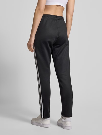 adidas Originals Spodnie dresowe o kroju slim fit z przyszytymi kantami Czarny 5