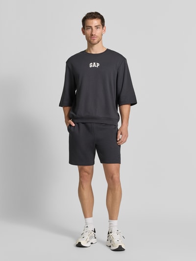 GAP Straight Fit Shorts mit Logo-Stitching Modell 'Heritage' Anthrazit 1