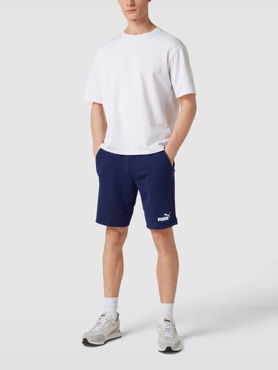 PUMA PERFORMANCE Sweatshorts mit Label-Print Modell 'ESS' Dunkelblau 1