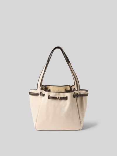 Produktfoto, Bucket Bag mit Drawstring-Verschluss von Tory Burch in Creme mit strukturierter Oberfläche, langem Trageriemen und Innenfach.