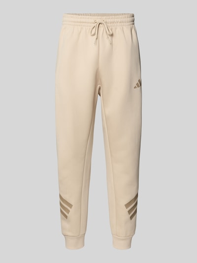 Produktfoto, Regular Fit Sweathose mit Logo-Print van adidas Sportswear in beige katoenmix met elastische band en tunnelkoord, Logoprint, regular fit, elastische boorden, binnenbeenlengte maat M 71 cm