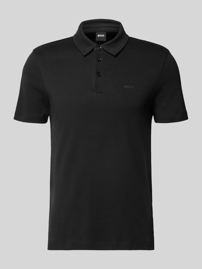 Produktfoto, schwarzes Poloshirt mit Brand-Schriftzug von BOSS aus reiner Baumwolle, Regular Fit, Polokragen, kurze Ärmel, glatte Textur
