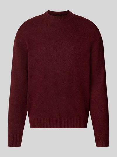 Produktfoto, Relaxed Fit Strickpullover aus Material-Mix mit Baumwoll-Anteil von REVIEW, dunkelrot, Stehkragen, elastische Abschlüsse, glatte Textur