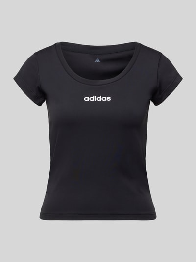 Produktfoto, Cropped T-Shirt mit Label-Print von adidas Sportswear in Schwarz, Slim Fit, gerippter Rundhalsausschnitt, Material-Mix mit Stretch-Anteil.
