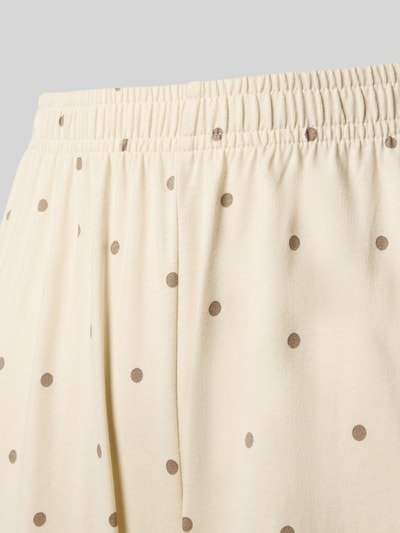 Produktfoto, Pyjama-Hose aus reiner Baumwolle mit elastischem Bund von Jake*s Casual, kremowe tło, brązowe kropki, luźny krój, szerokie nogawki