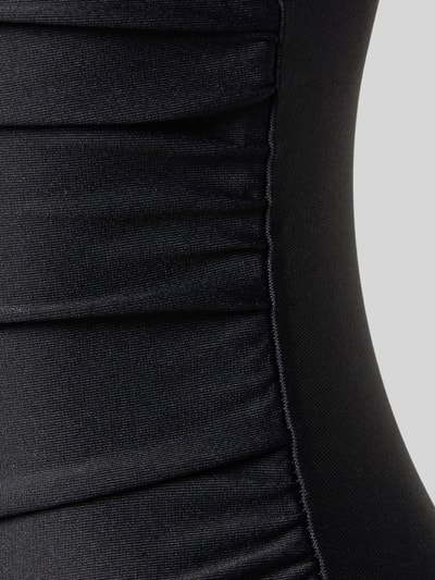 Productfoto, detail van zwarte Slim Fit badpak met plooien van Jake*s Casual, elastische materiaalmix, gladde structuur