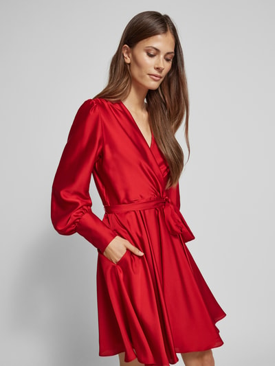 Swing Cocktailkleid mit Taillenband Rot 3