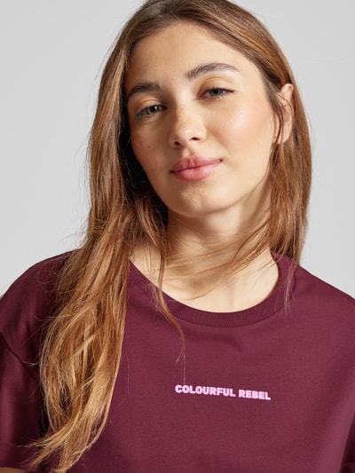 Colourful Rebel Boxy Fit T-Shirt mit Label-Print Bordeaux 3