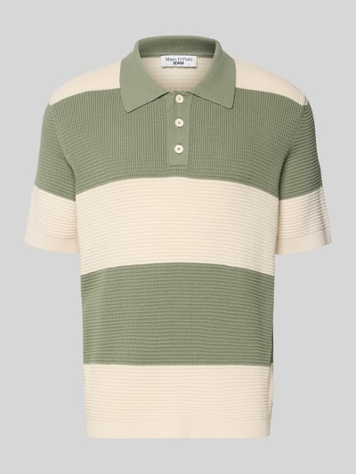 Produktfoto, Regular Fit Poloshirt aus reiner Baumwolle von Marc O'Polo Denim in Two-Tone-Optik mit Label-Patch, Strick-Textur, grün-beige gestreift.