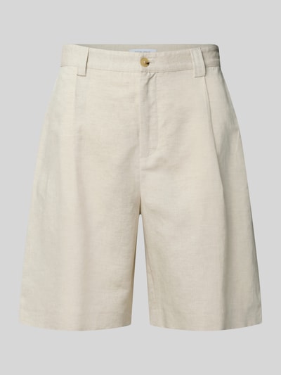 Produktfoto, Straight Fit Shorts mit Leinen-Anteil von MAISON KITSUNÉ, cremefarbener Baumwoll-Mix, Bundfalten, Knopfverschluss, strukturierte Oberfläche