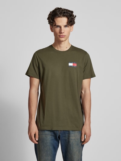 Tommy Jeans Slim Fit T-Shirt mit Label-Print Modell 'ESSENTIAL' Oliv 4