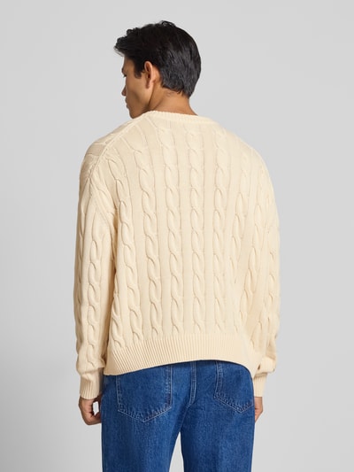 REVIEW Sweter z dzianiny ze ściegiem warkoczowym i wyhaftowanym logo Écru 5