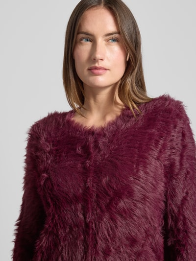 Vero Moda Regular Fit Strickjacke in Kunstfell-Optik Modell 'FLUFFY' Bordeaux 3
