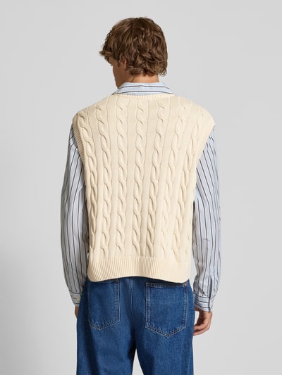 REVIEW Pullunder mit Zopfmuster und V-Ausschnitt Ecru 5