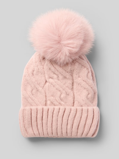Produktfoto, Mütze in Strick-Optik mit Zopfmuster von Kurt Beines, rosa, breiter Umschlag, Kunstfell-Bommel, weiche Textur