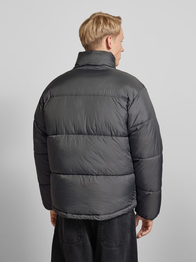 REVIEW Steppjacke mit Stehkragen Dunkelgrau 5