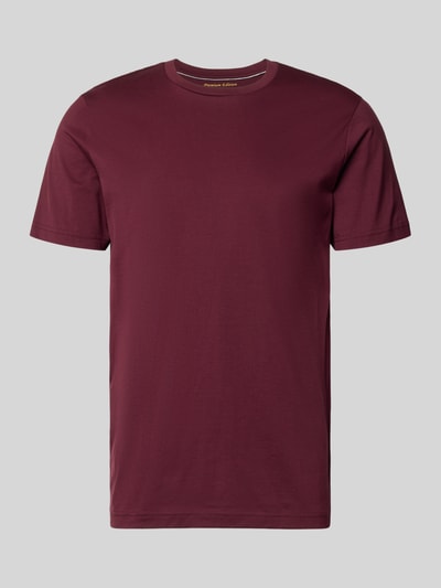 Produktfoto, T-Shirt aus Baumwolle mit Rundhalsausschnitt von Christian Berg Men, krój slim fit, okrągły dekolt, długość tyłu w rozmiarze M 73 cm, kolor bordowy