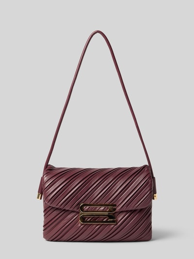 Produktfoto, Crossbody Bag aus echtem Leder von Victoria Beckham in Dunkelrot mit Goldverschluss, breite 26 cm, feine Faltenstruktur