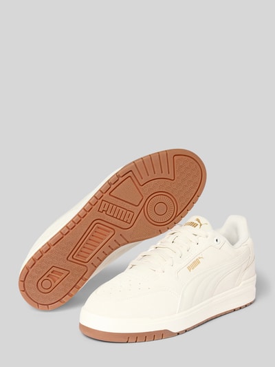 Produktfoto, Sneaker aus leer met logodetails model 'Shuffle Downtown' van PUMA, afgerond model, witte leren upper, profielzool, vetersluiting, hakhoogte maat 44: 4 cm, schachthoogte maat 44: 8 cm, schachtbreedte maat 44: 7 cm, heren sneakers