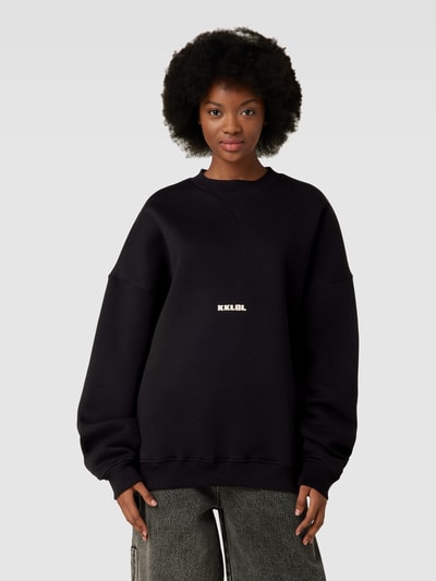 Karo Kauer Oversized Sweatshirt mit Label-Stitching Modell 'Sold Out' Black 4