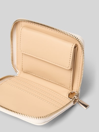 Produktfoto, Portemonnaie in Leder-Optik Modell 'Gilda' von GUESS in Beige mit Kartenfächern und Reißverschluss, Damen Portemonnaie