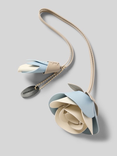 Produktfoto, Charm mit Schlaufe Modell 'ALLEGRA' von FURLA, zartblaue und cremefarbene Kunstleder-Rose, Rosen-Detail, Damen Accessoire