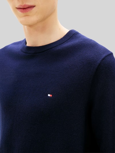 Tommy Hilfiger Sweter o kroju regular fit z mieszanki bawełny i kaszmiru Granatowy 3