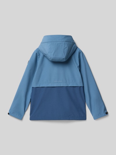 Produktfoto, Softshell-Jacke mit mouwsluitingen van Killtec voor kinderen in blauw met capuchon, regular fit, steekzakken, ritssluiting, ruglengte maat 140: 55 cm, schouderbreedte maat 140: 34 cm, mouwlengte maat 140: 51 cm, softshell-materiaal, egale lichte en donkere blauwtinten, rechte vormen, fijne textuur