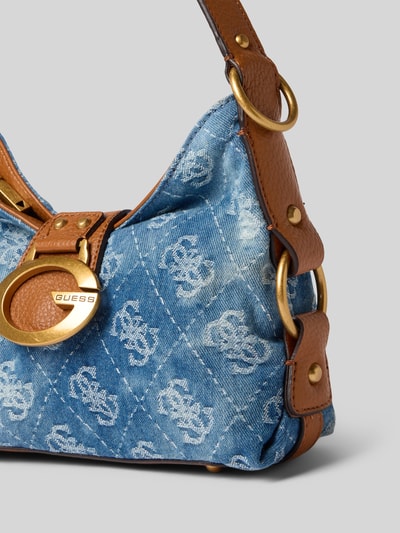 Produktfoto, Shoulder Bag mit Viskose-Anteil Modell 'CAMDEN' von GUESS im Denim-Look mit braunen Lederdetails, Logo-Print, goldene Metallelemente, Baumwoll-Viskose-Mix, Struktur sichtbar