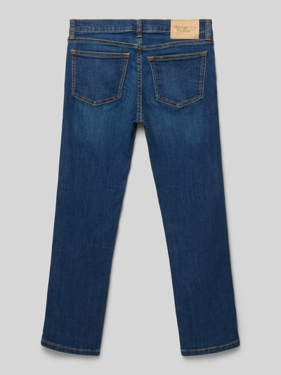Produktfoto, Straight Fit Jeans im 5-Pocket-Design von Abercrombie&Fitch, granatowe, tekstura denimu, naszywka z logo, dziecięce, szerokość w rozmiarze 134: 35 cm, długość wewnętrzna nogawki w rozmiarze 134: 60 cm