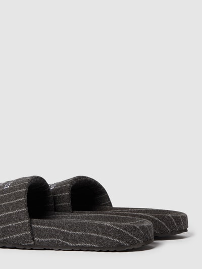 Tommy Hilfiger Slides mit Streifenmuster Modell 'WARM FELT HILFIGER POOL' Mittelgrau meliert 3