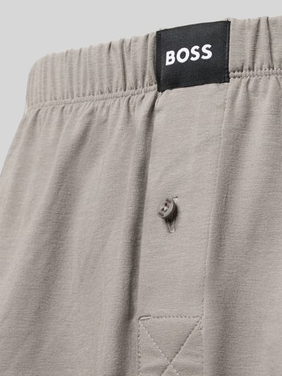 Produktfoto, szary materiał o gładkiej fakturze, guzik, czarny detal z logo; Regular Fit Boxershorts aus Baumwoll-Mix Modell '2P JERSEY BOXER' von BOSS, kontekst: Herren Boxershorts von BOSS