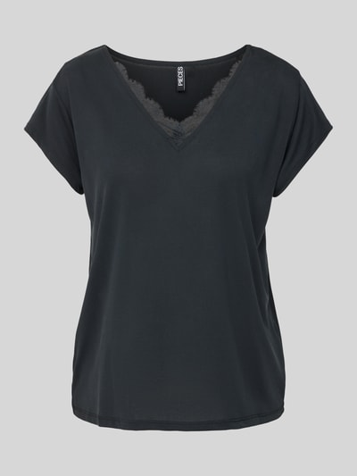 Pieces Regular fit T-shirt met V-hals, model 'KAMALA' Zwart - 1