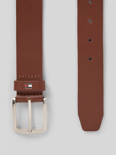 Produktfoto, Ledergürtel mit Dornschließe von Tommy Hilfiger aus braunem, echtleder mit feiner Narbung und Logo-Prägung, Gürtelbreite 3,5 cm