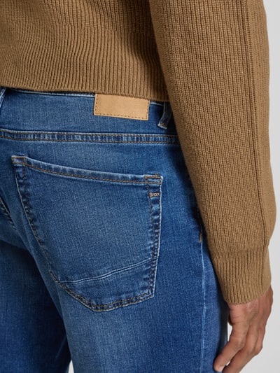 Brax Jeans im Used-Look Modell 'Chuck' Blau 3