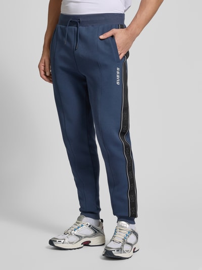 Guess Activewear Sweatpants mit Label-Detail Modell 'MICKEY' Marine 4