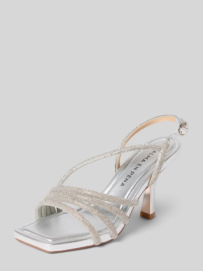 Produktfoto, Sandalette mit Ziersteinbesatz von ALMA EN PENA in Metallic mit Riemen und Pfennigabsatz, Absatzhöhe: 10 cm, Schaftweite: 6 cm, Größe 40, elegante Sandalen-Form, silberfarbene und glatte Textur