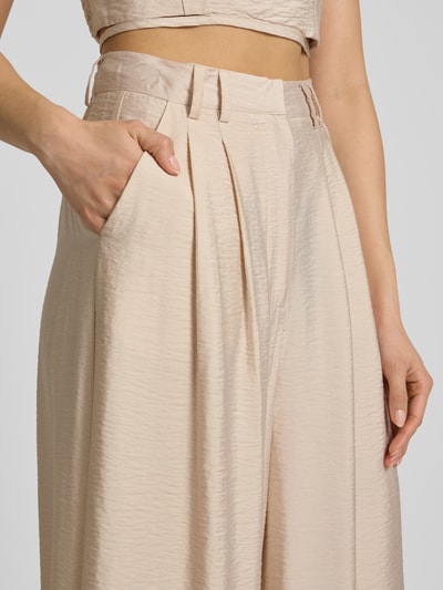 GUIDO MARIA KRETSCHMER WOMAN Spodnie z zakładkami w pasie, szeroką nogawką i efektem marszczenia model ‘Finja’ Écru 3