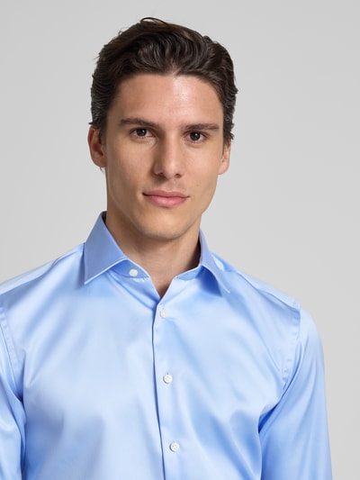 Christian Berg Men Regular Fit Business-Hemd mit Kentkragen Hellblau 3