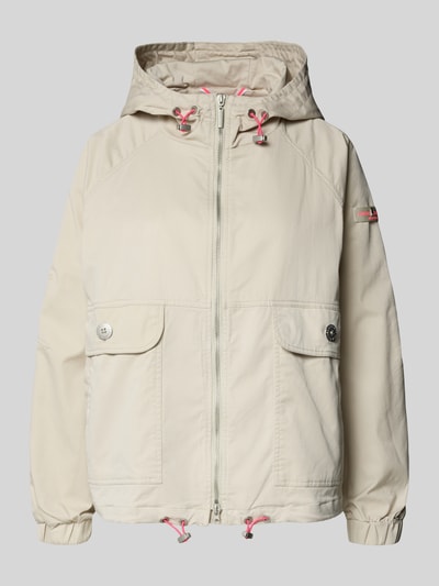 Produktfoto, kremowa Jacke mit Zweiwege-Reißverschluss Modell 'DOLORES NEO' von Frieda & Freddies, bawełniany materiał, proste linie, widoczne detale kuten kaptur z troczkami, naszywka z logo, kieszenie z patką i zapięciem na guzik, tekstura gładka, elastyczne mankiety, regulowany dół z troczkami, długość tyłu w rozmiarze 36: 59 cm, szerokość ramion w rozmiarze 36: 48 cm, szerokość klatki piersiowej w rozmiarze 36: 50 cm, długość rękawa w rozmiarze 36: 52 cm