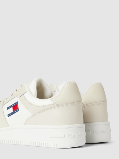 Tommy Jeans Sneaker in Two-Tone-Machart Beige 2