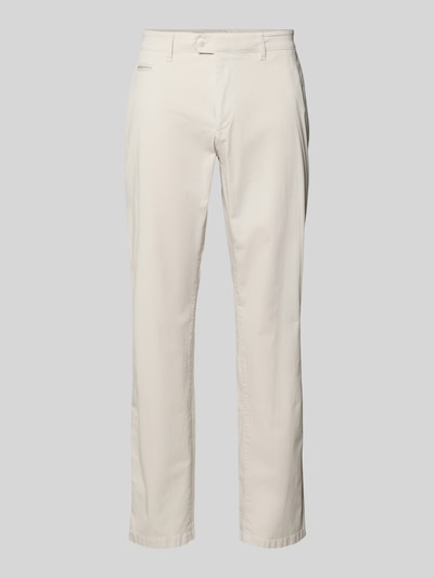 Produktfoto, Regular Fit Stoffhose mit Lyocell-Anteil Modell 'Everest' von Brax in hellem Beige, glatte Baumwollmischung, sichtbare Eingriffs- und Gesäßtaschen, Münztasche, Knopf- und Reißverschluss, präsentiert im neutralen Studiohintergrund, Kontext: elastischer Baumwoll-Mix, Bundweite 46 cm, Innenbeinlänge 82 cm bei Größe 50