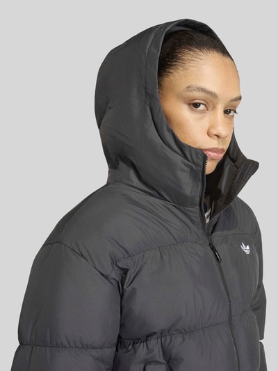 adidas Originals Kurtka pikowana o kroju regular fit z wyhaftowanym logo Czarny 5